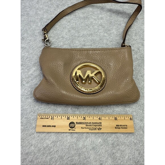 Michael Kors Fulton Wristlet Purse Pebbled Leather With Gold Zipper and Strap - Picture 3 of 12